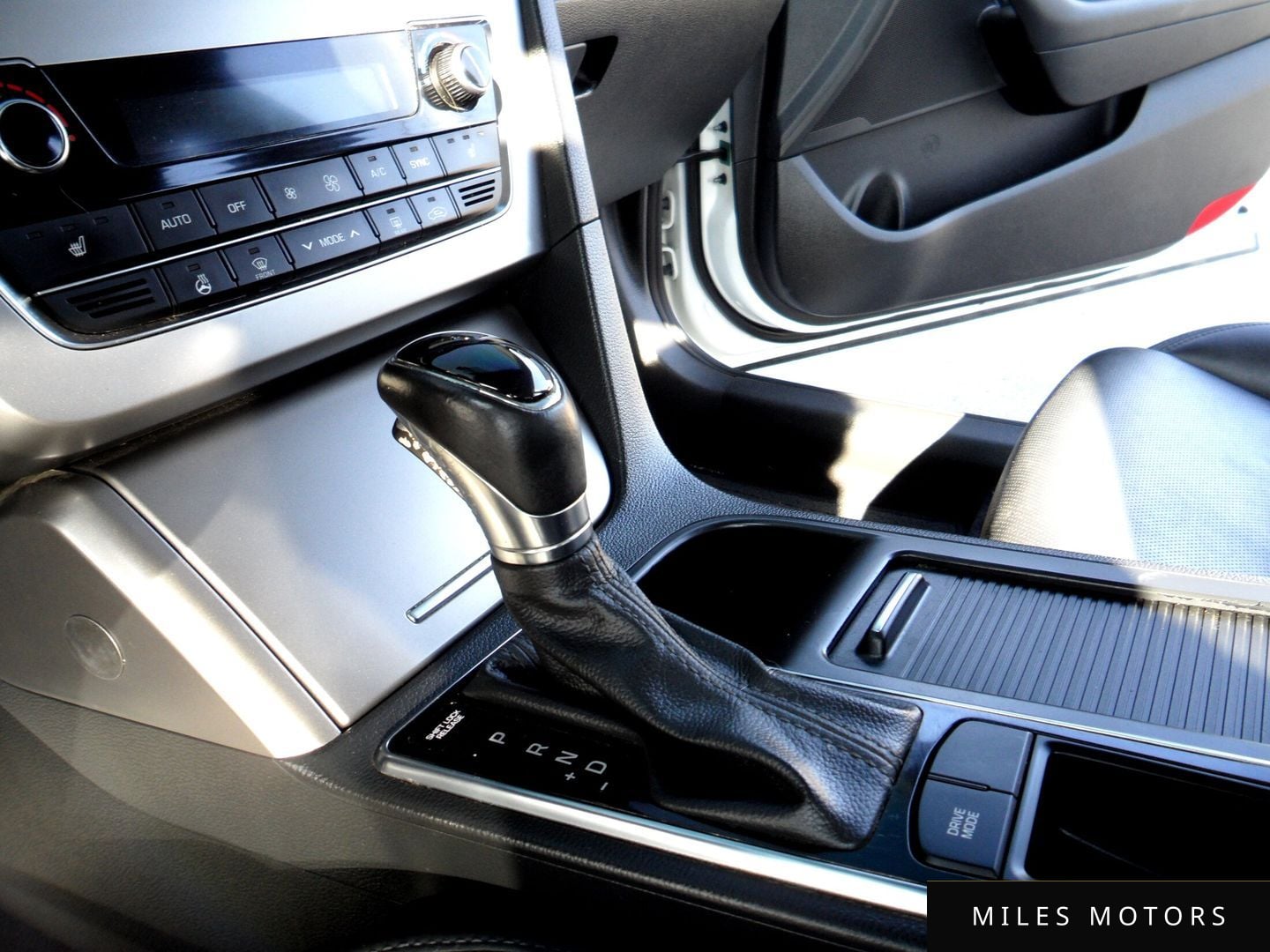 Hyundai Sonata 2015 — миниатюра 9