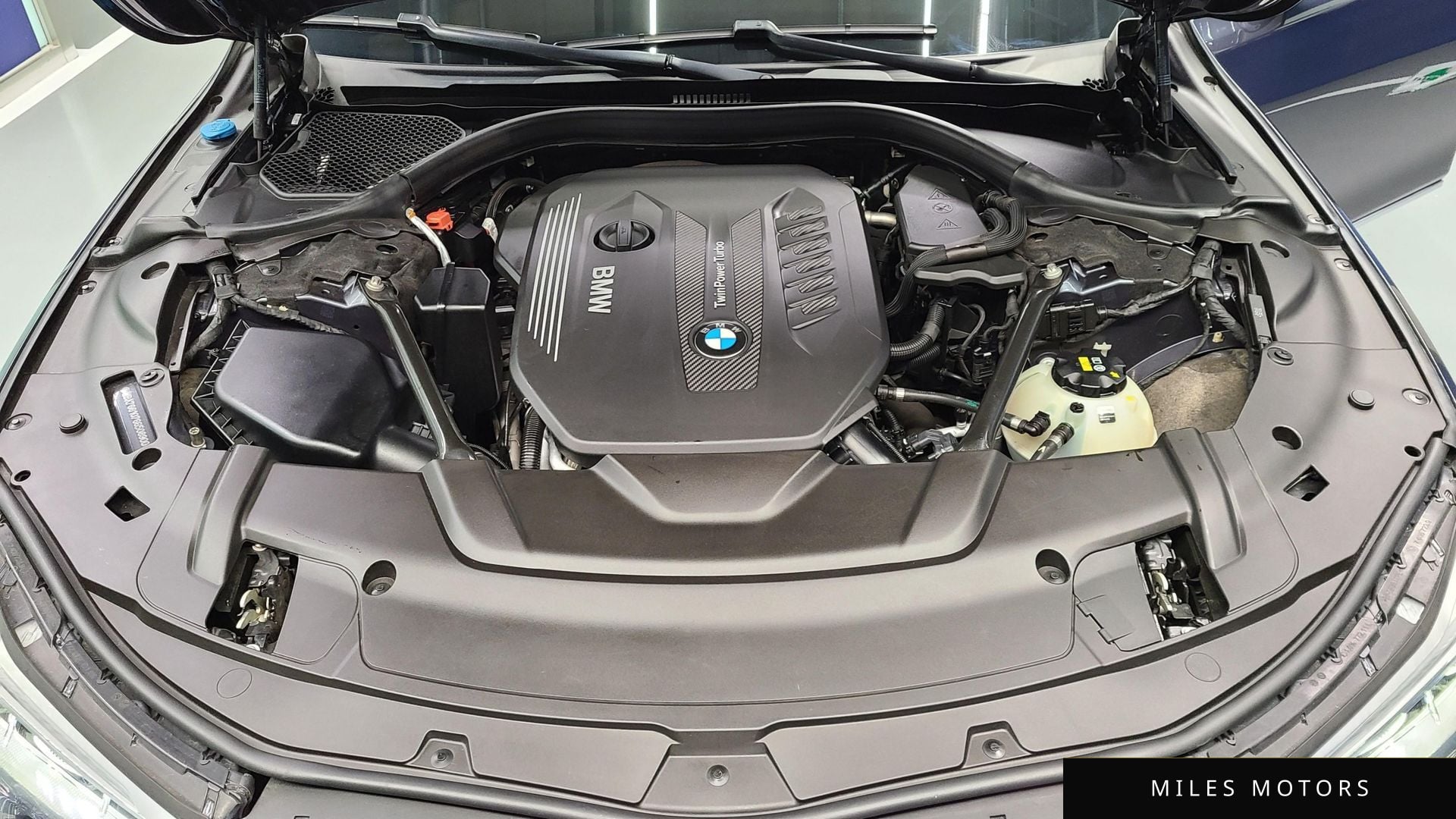 BMW 7 Series (G11) 2016 — миниатюра 9