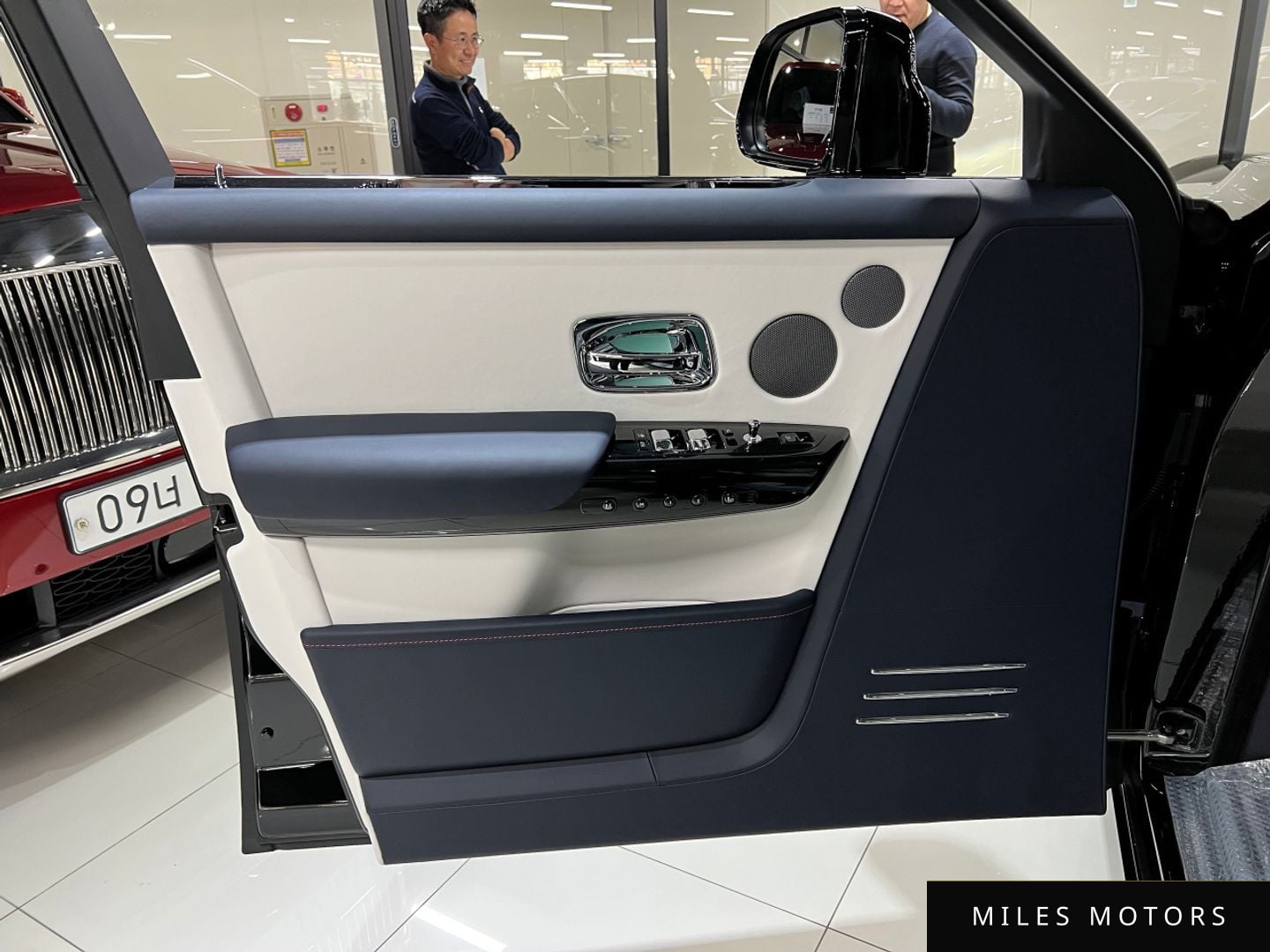 Rolls-Royce Phantom 2023 — миниатюра 7