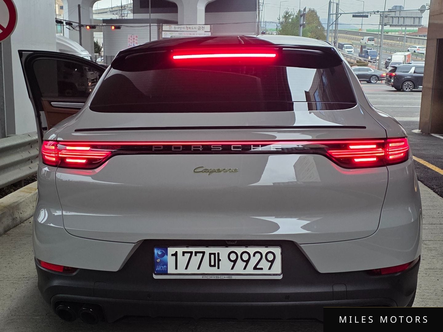 Porsche 카이엔 (PO536) 2023 — миниатюра 4
