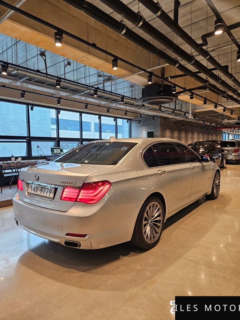 BMW 7 Series (F01) 2012 — миниатюра 5