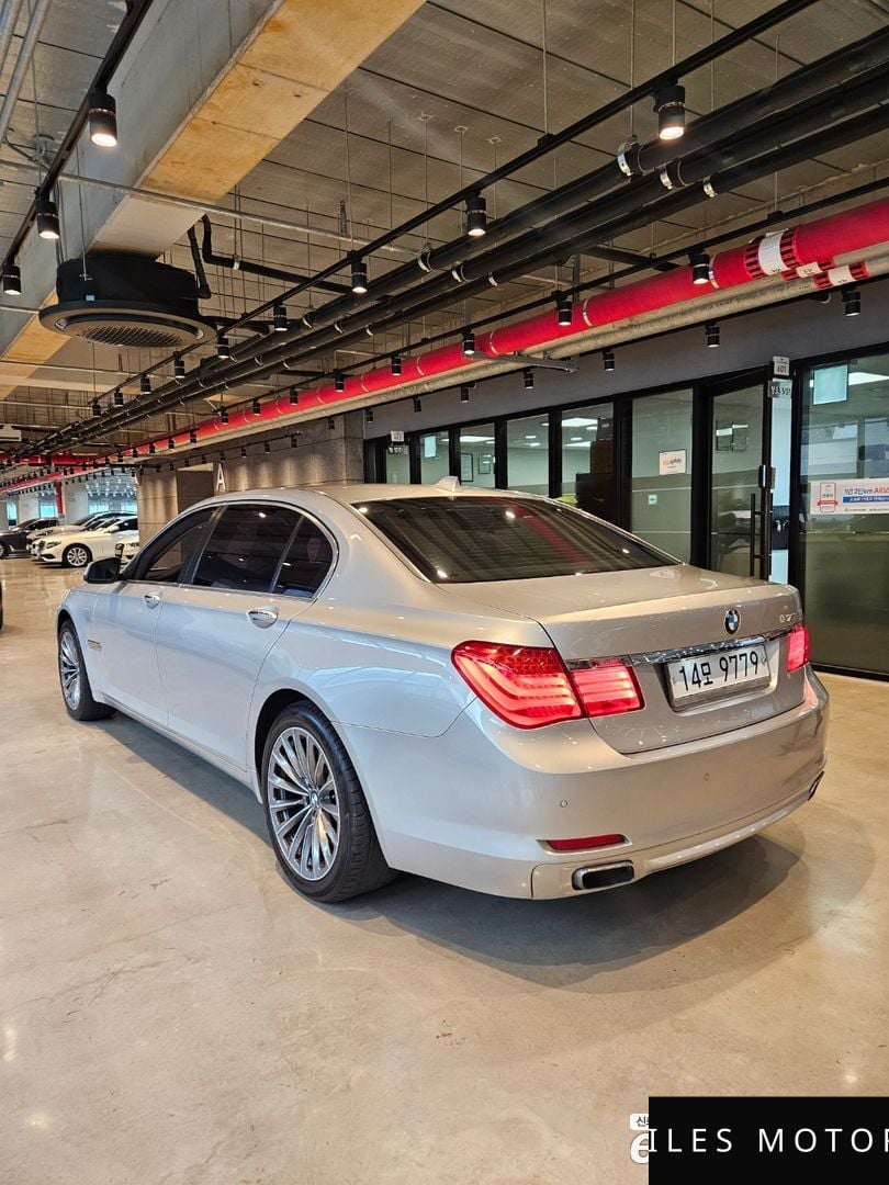 BMW 7 Series (F01) 2012 — миниатюра 6
