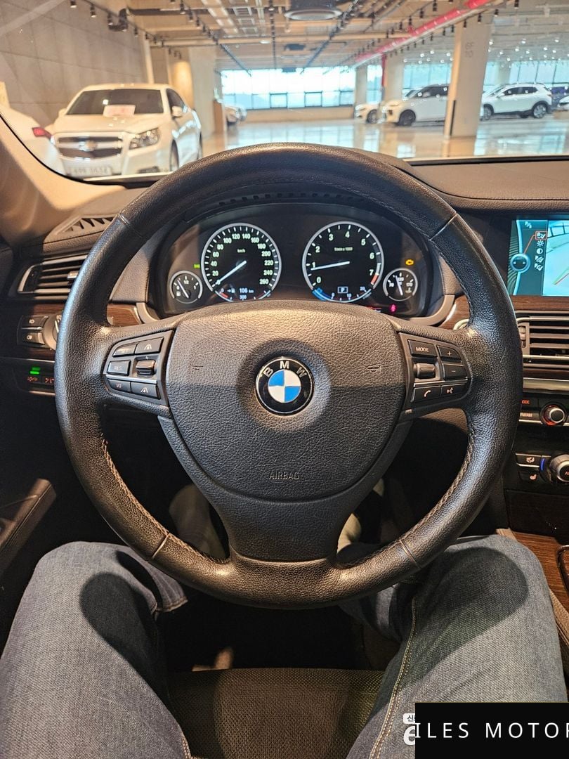 BMW 7 Series (F01) 2012 — миниатюра 11