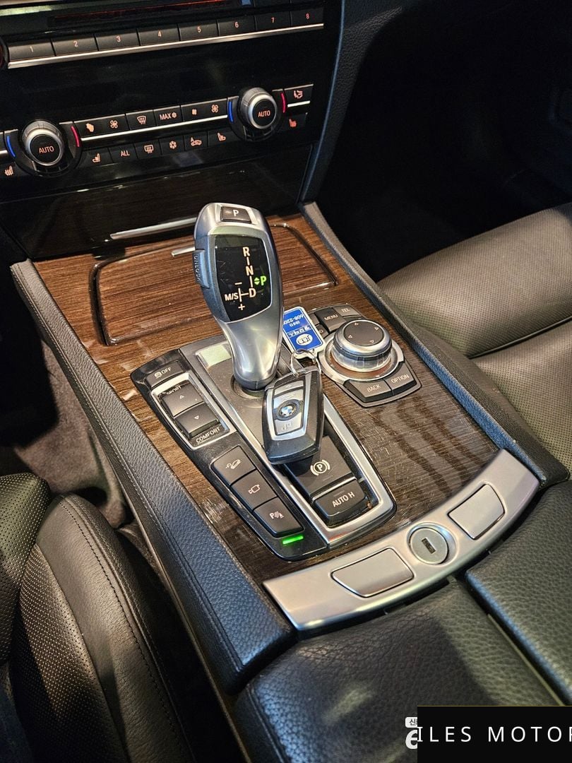 BMW 7 Series (F01) 2012 — миниатюра 12