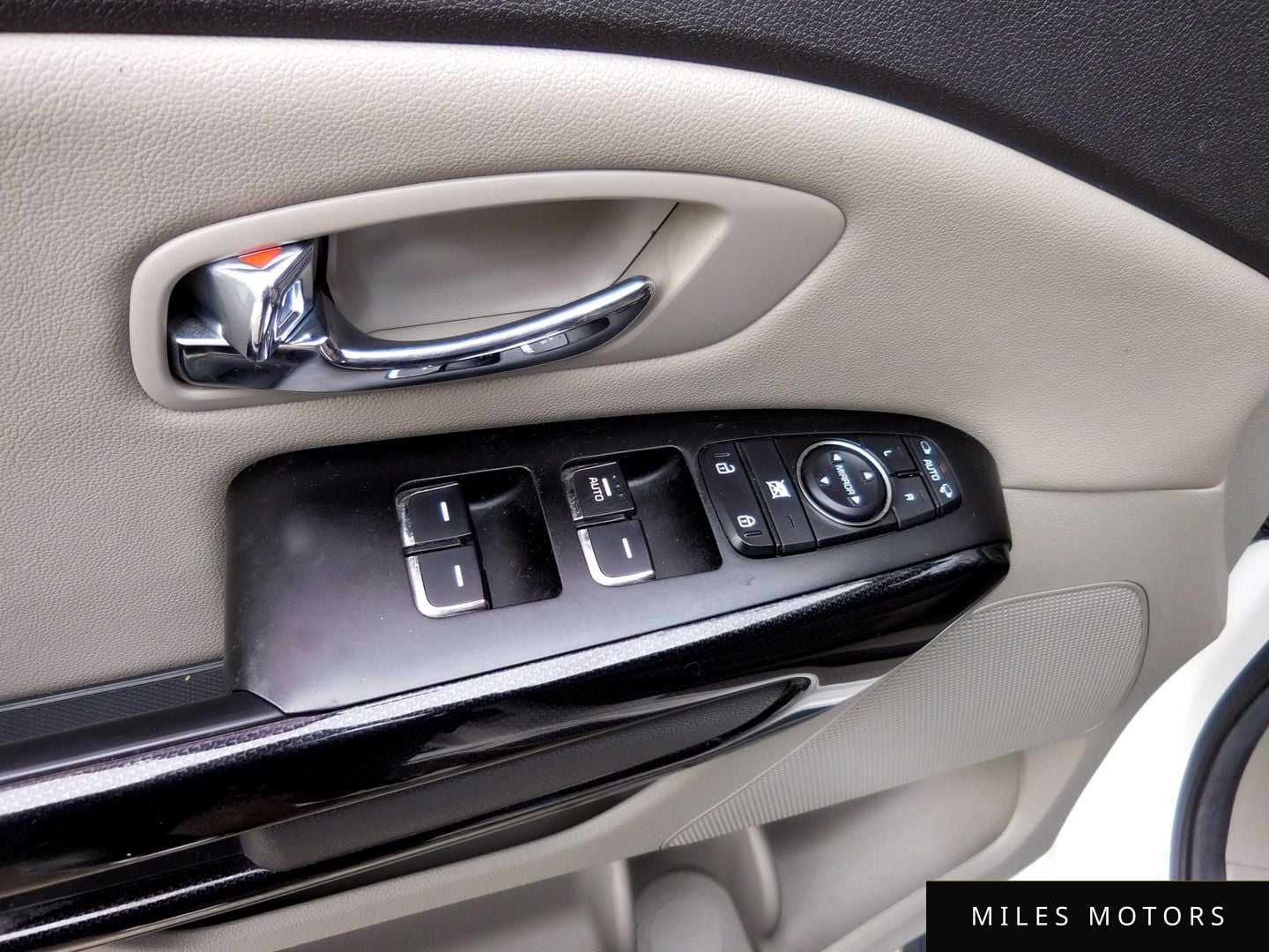 Kia Canival 2016 — миниатюра 12