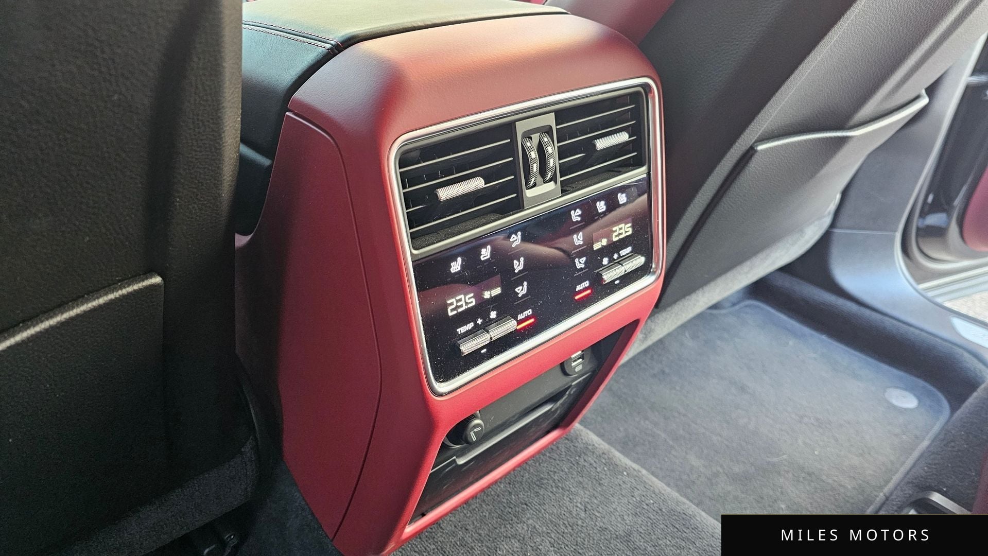 Porsche Cayenne 2019 — миниатюра 12