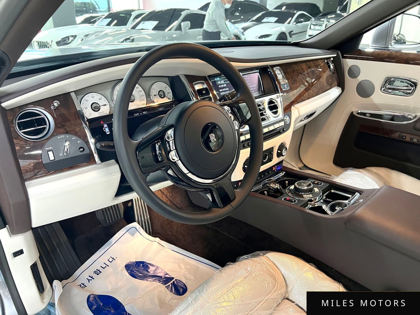 Rolls-Royce Ghost 2019 — миниатюра 4