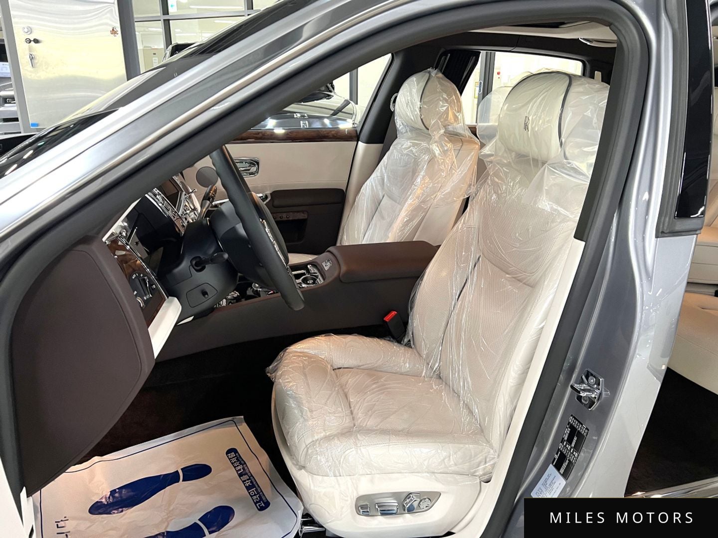 Rolls-Royce Ghost 2019 — миниатюра 8