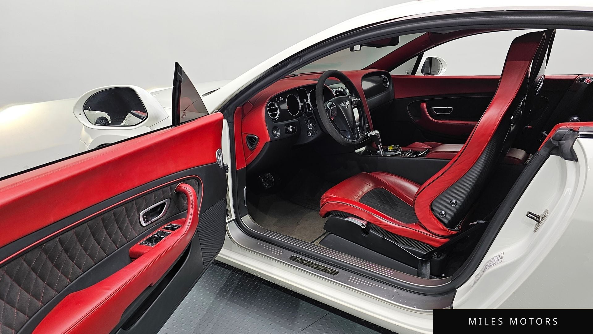 Bentley 컨티넨탈 GT 2010 — миниатюра 11