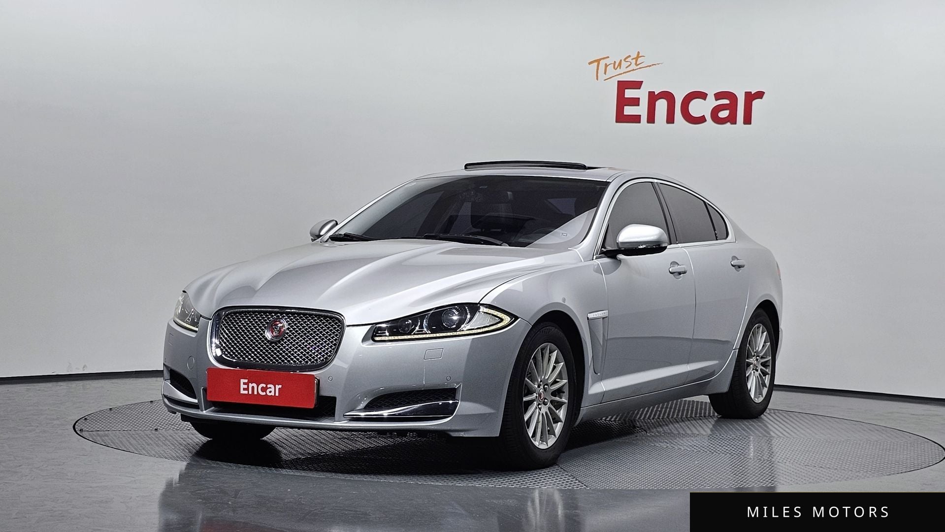 Jaguar New XF 2014 — фото 1 из 12