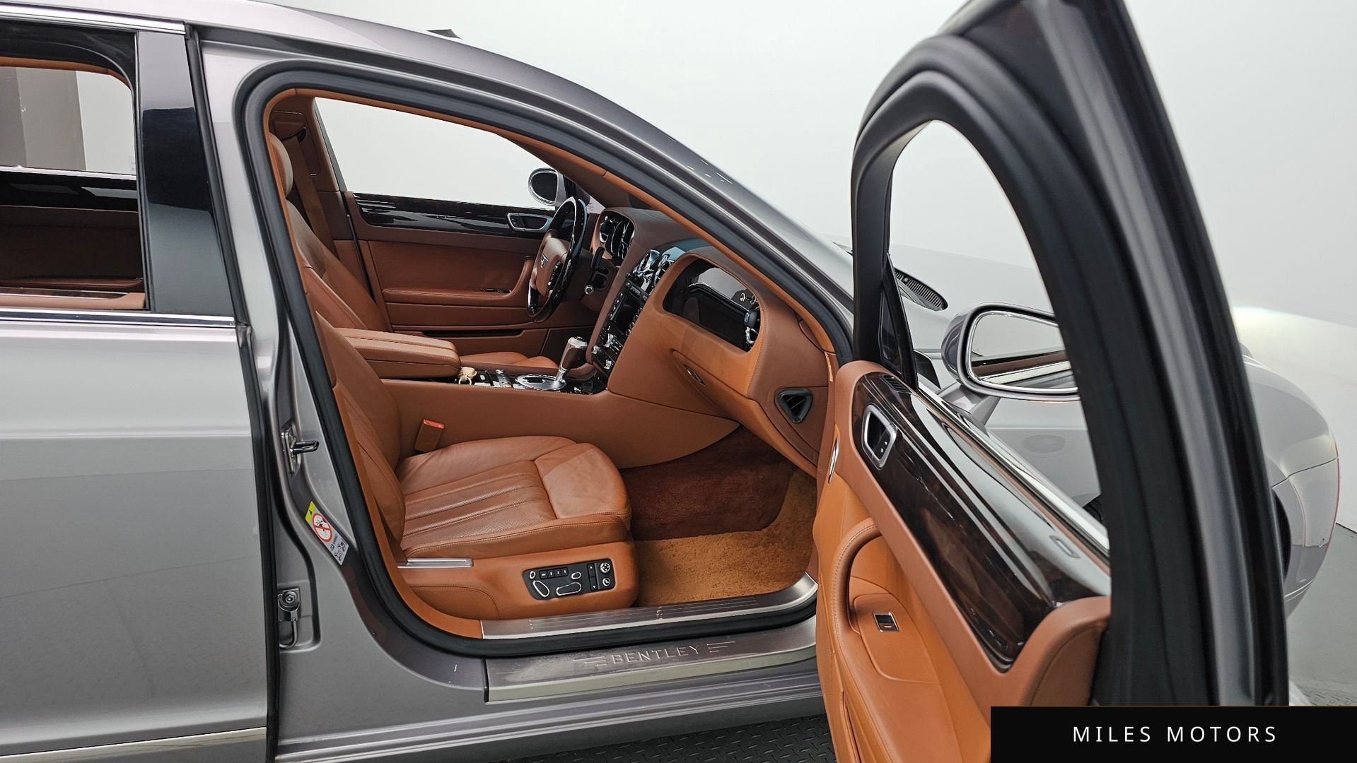 Bentley 플라잉스퍼 2009 — миниатюра 12
