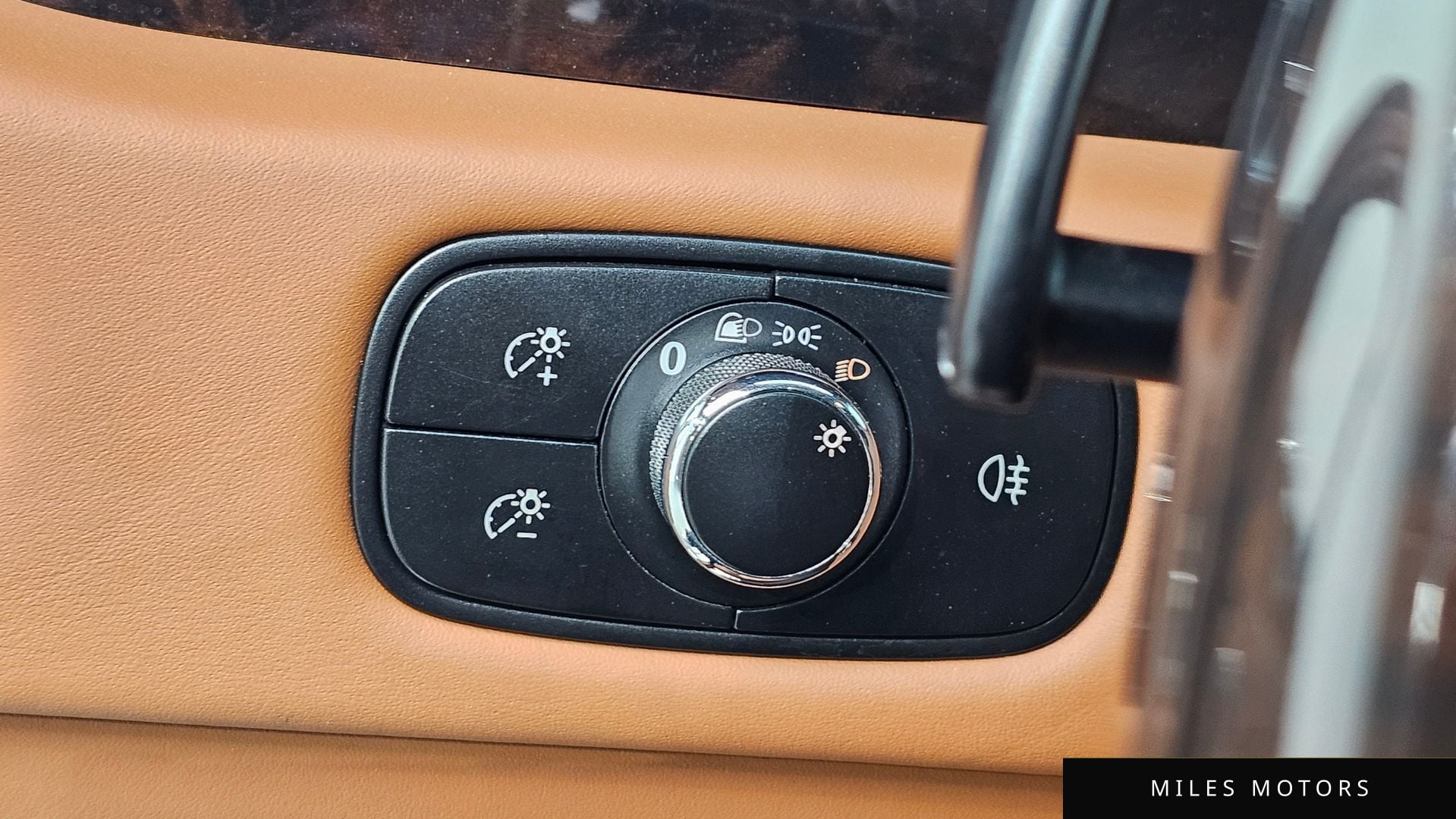 Bentley 플라잉스퍼 2009 — миниатюра 16