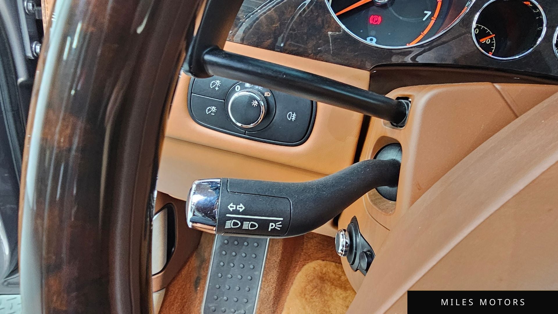 Bentley 플라잉스퍼 2009 — миниатюра 18