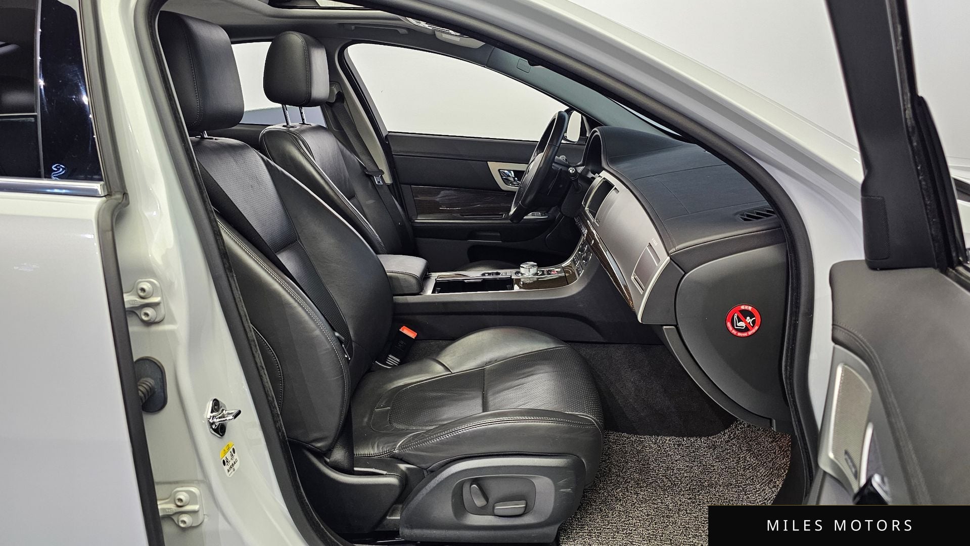 Jaguar New XF 2015 — миниатюра 10