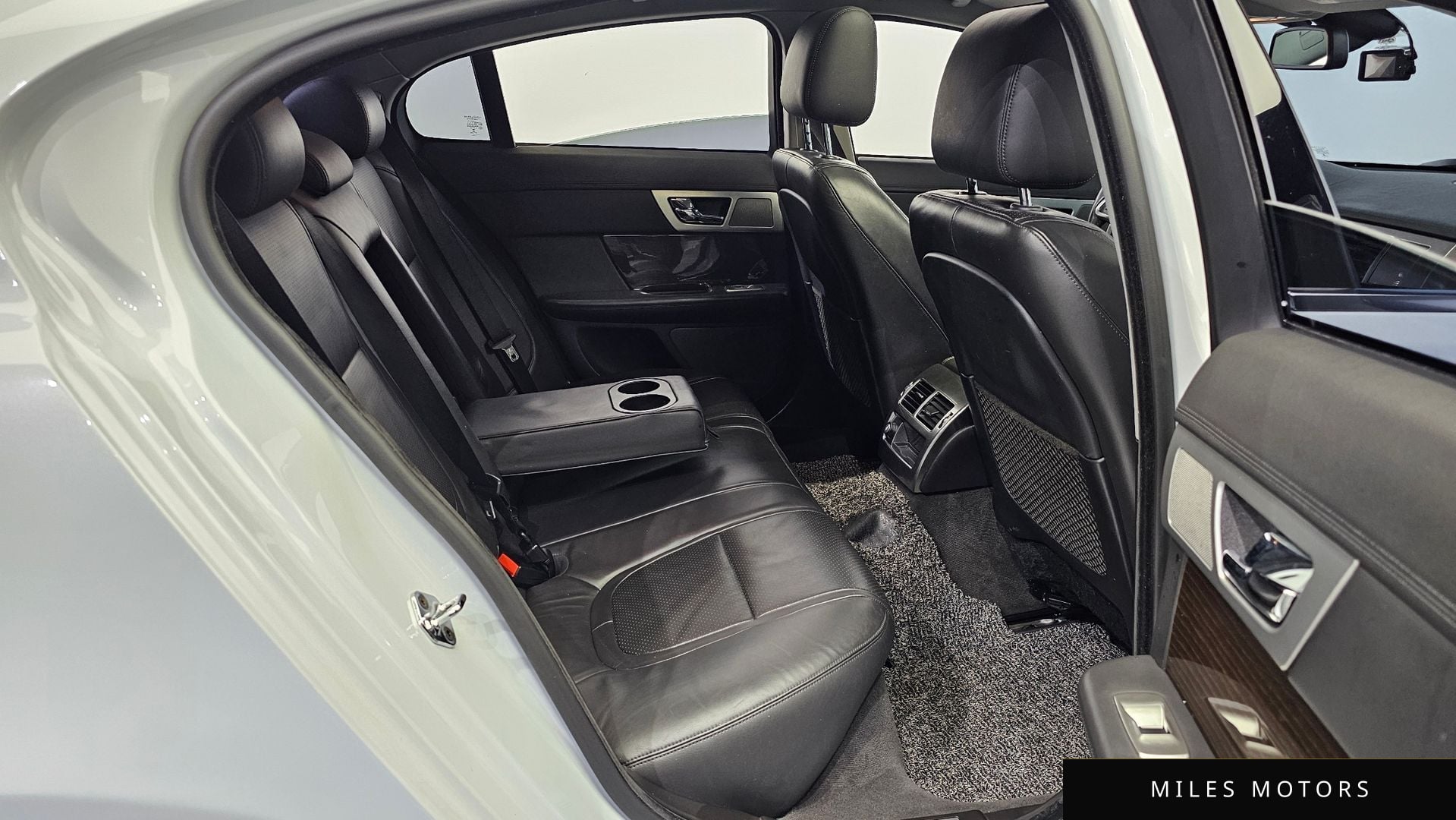 Jaguar New XF 2015 — миниатюра 11