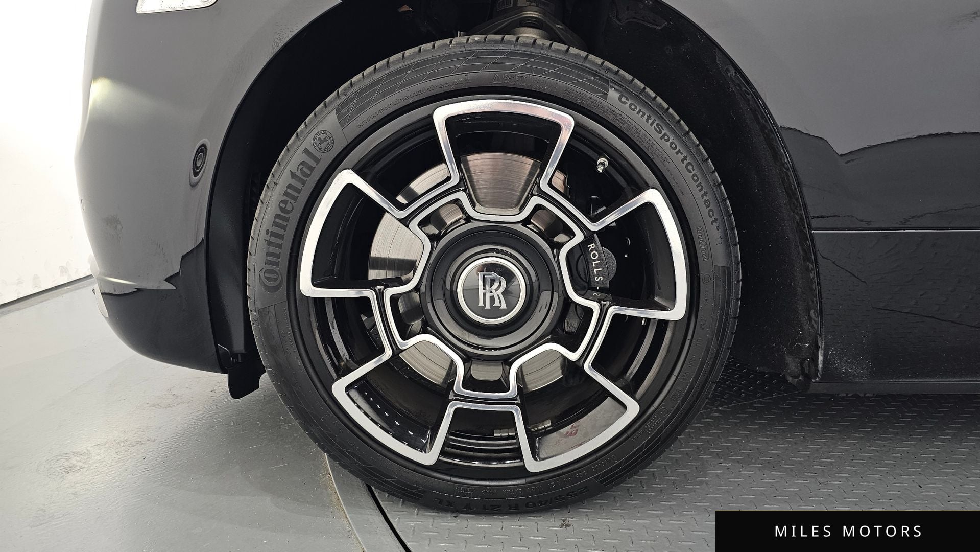 Rolls-Royce 던 2020 — миниатюра 5