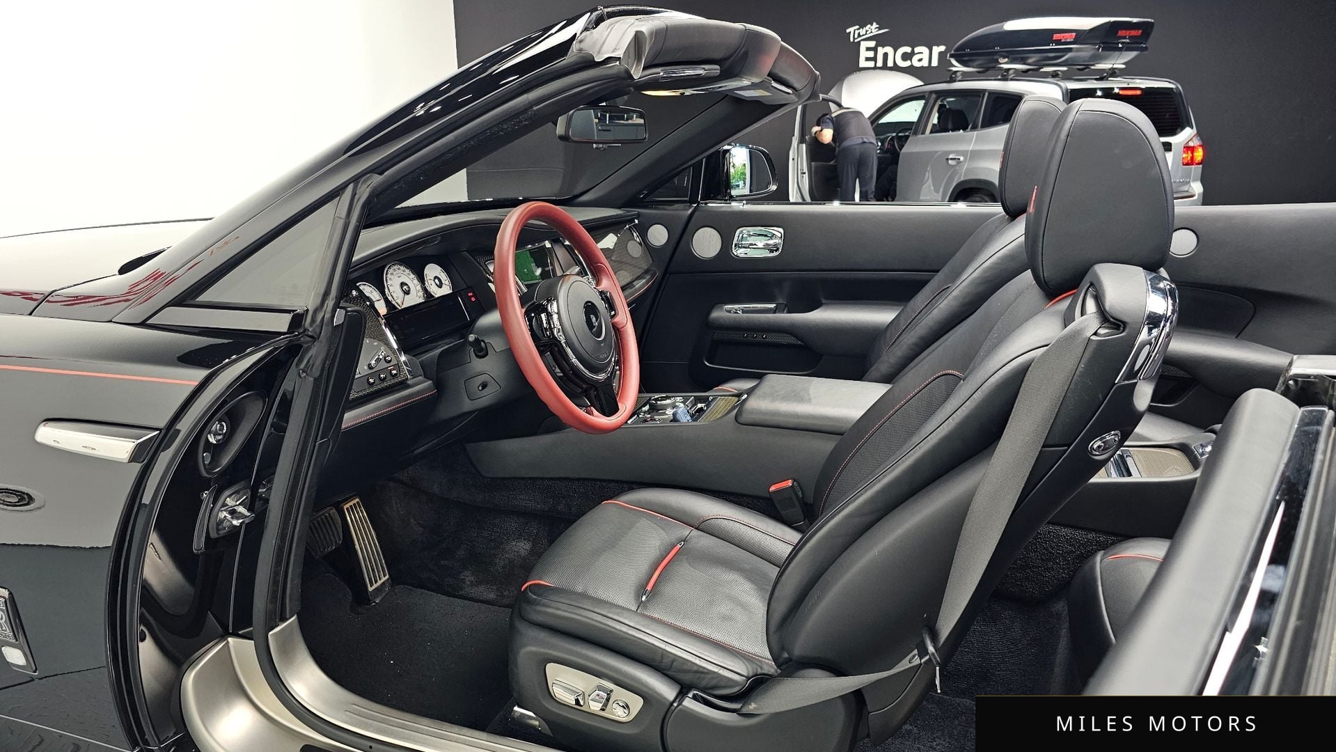 Rolls-Royce 던 2020 — миниатюра 12