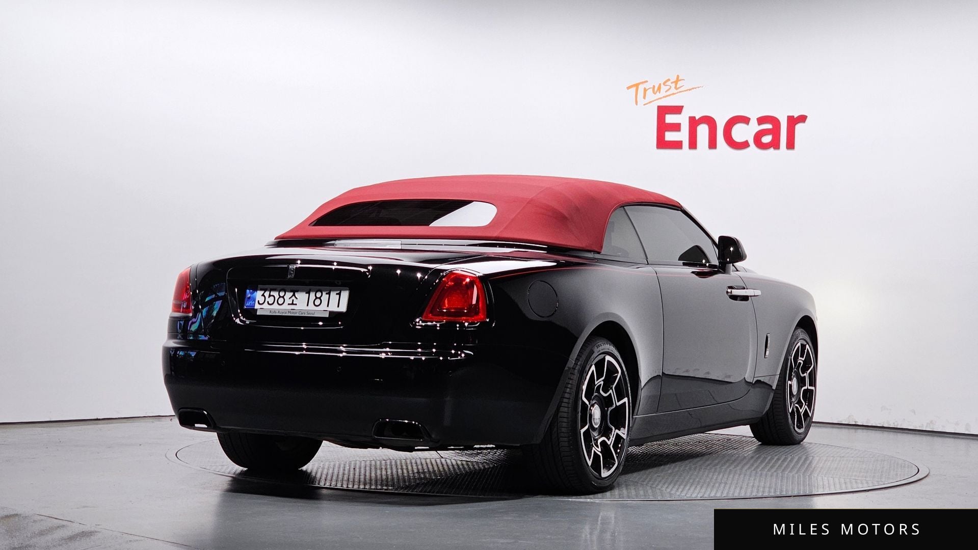 Rolls-Royce 던 2020 — миниатюра 20