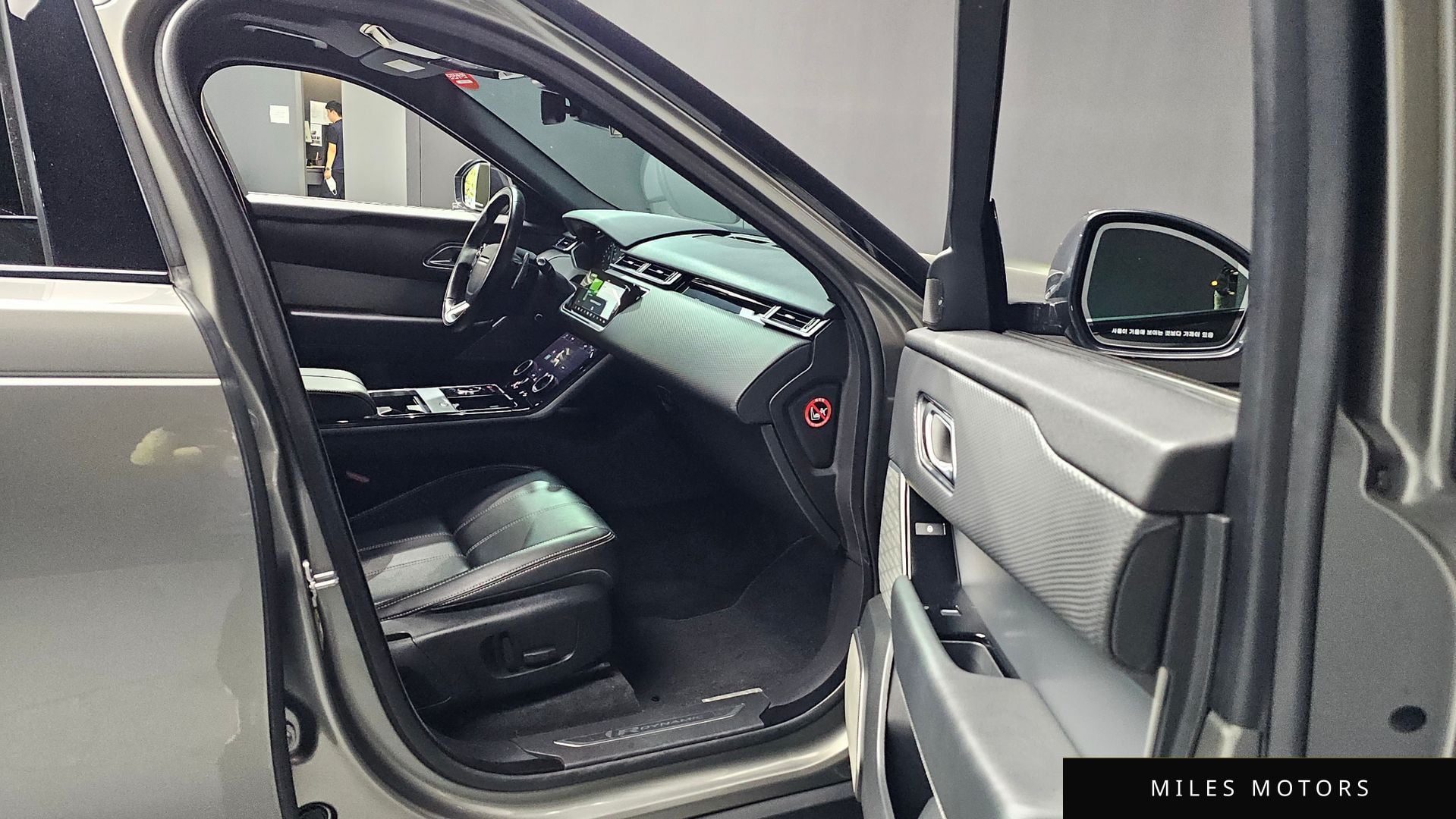 Land Rover Range Rover Velar 2018 — миниатюра 10