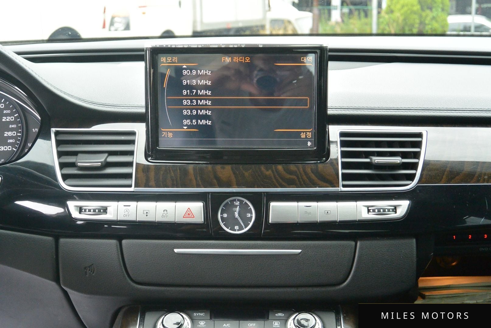 Audi A8 2014 — миниатюра 7