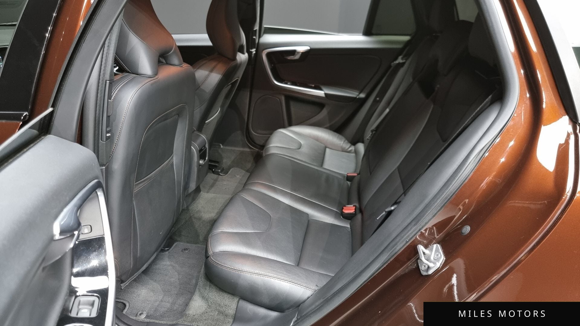 Volvo V60 크로스컨트리 2016 — миниатюра 12