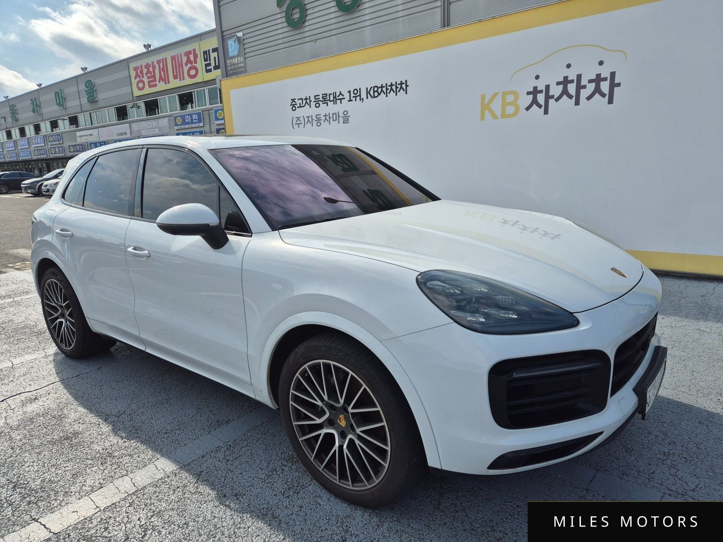Porsche Cayenne 2019 — миниатюра 2