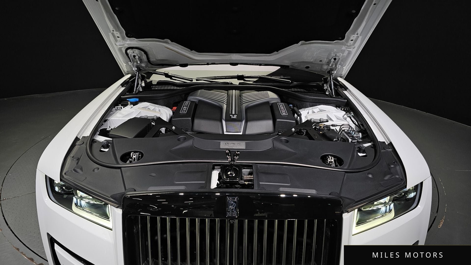 Rolls-Royce 고스트 2023 — миниатюра 6
