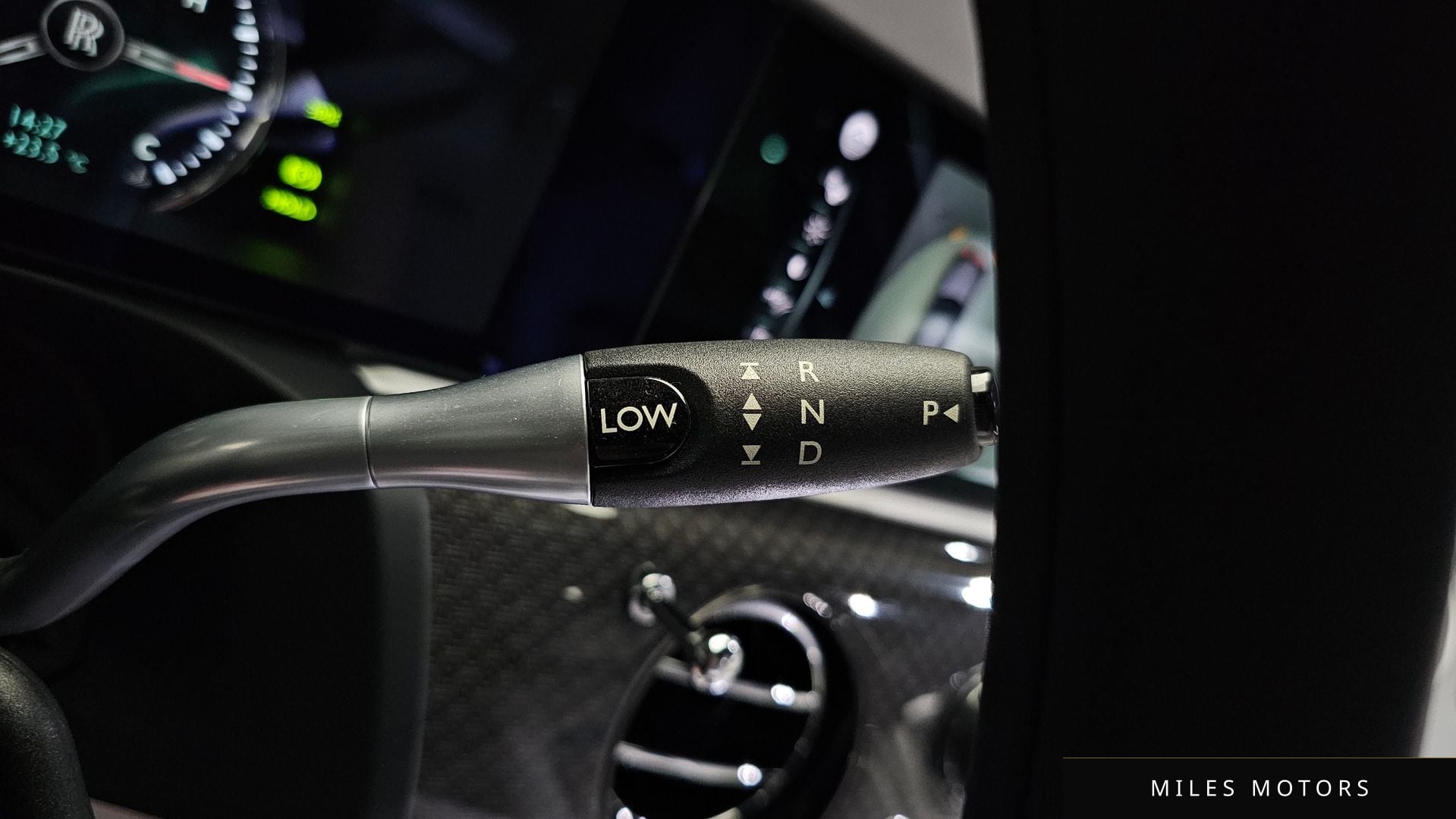 Rolls-Royce 고스트 2023 — миниатюра 9