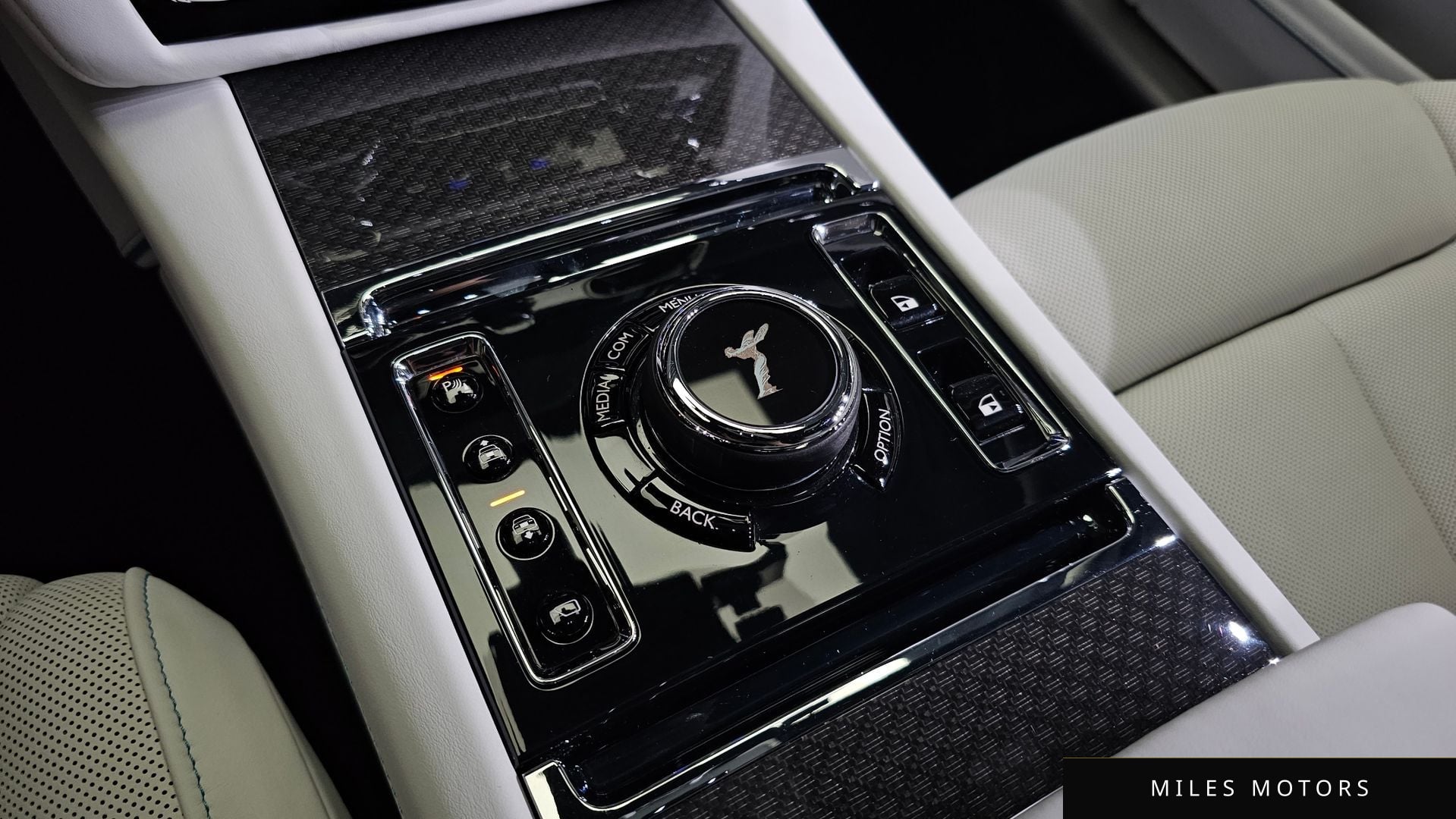 Rolls-Royce 고스트 2023 — миниатюра 16