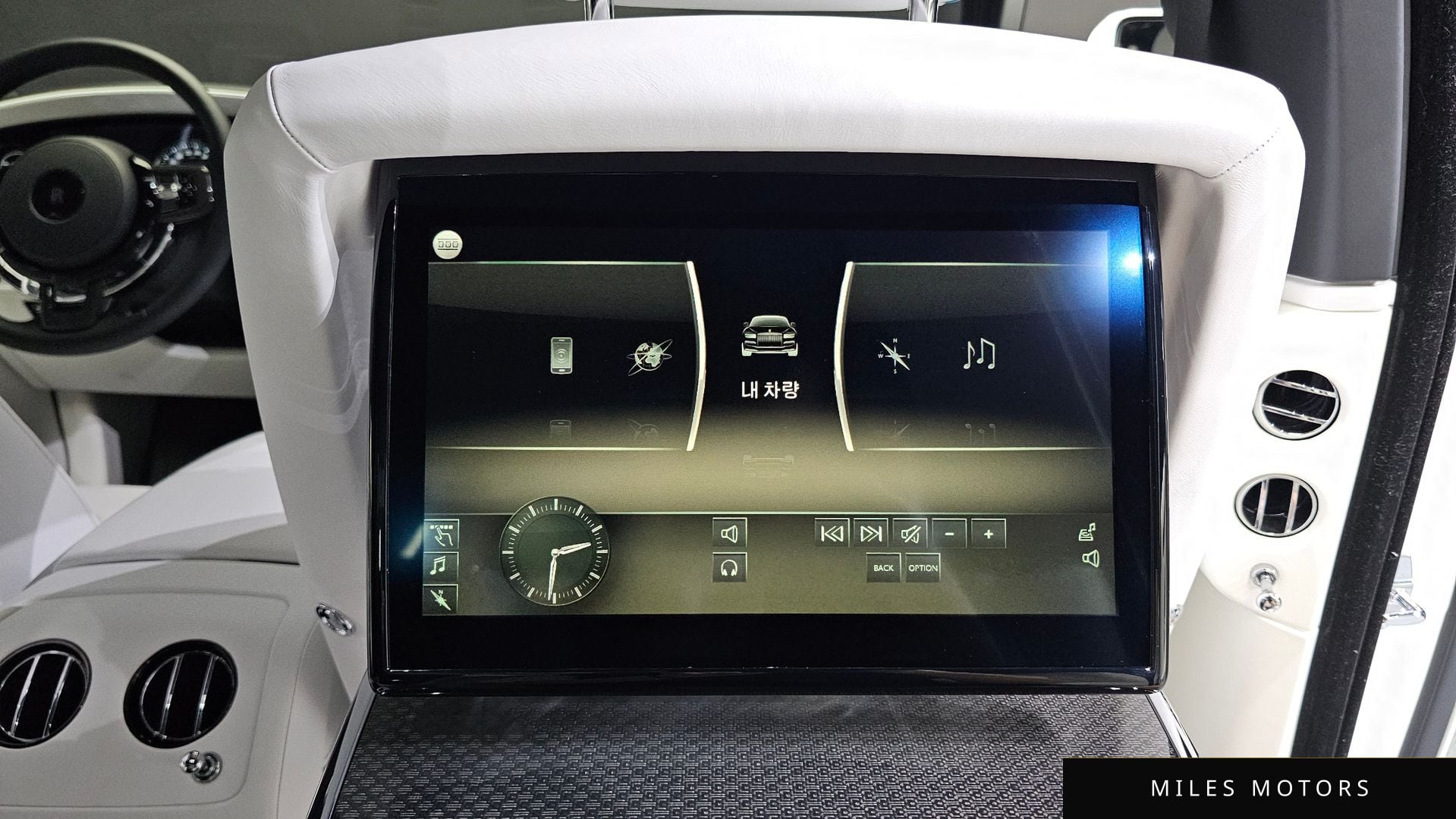 Rolls-Royce 고스트 2023 — миниатюра 17