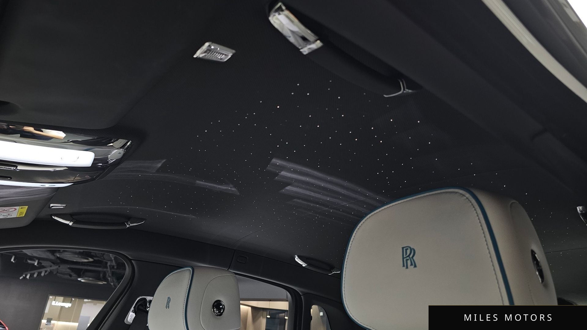 Rolls-Royce 고스트 2023 — миниатюра 18