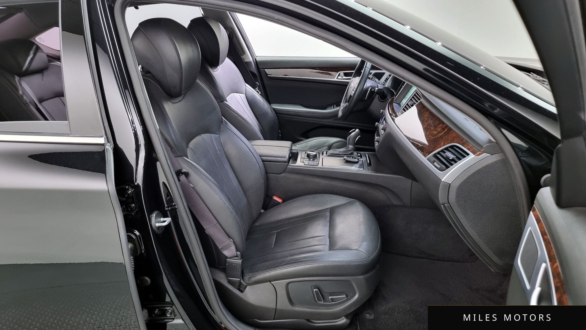 Hyundai Genesis 2016 — миниатюра 10