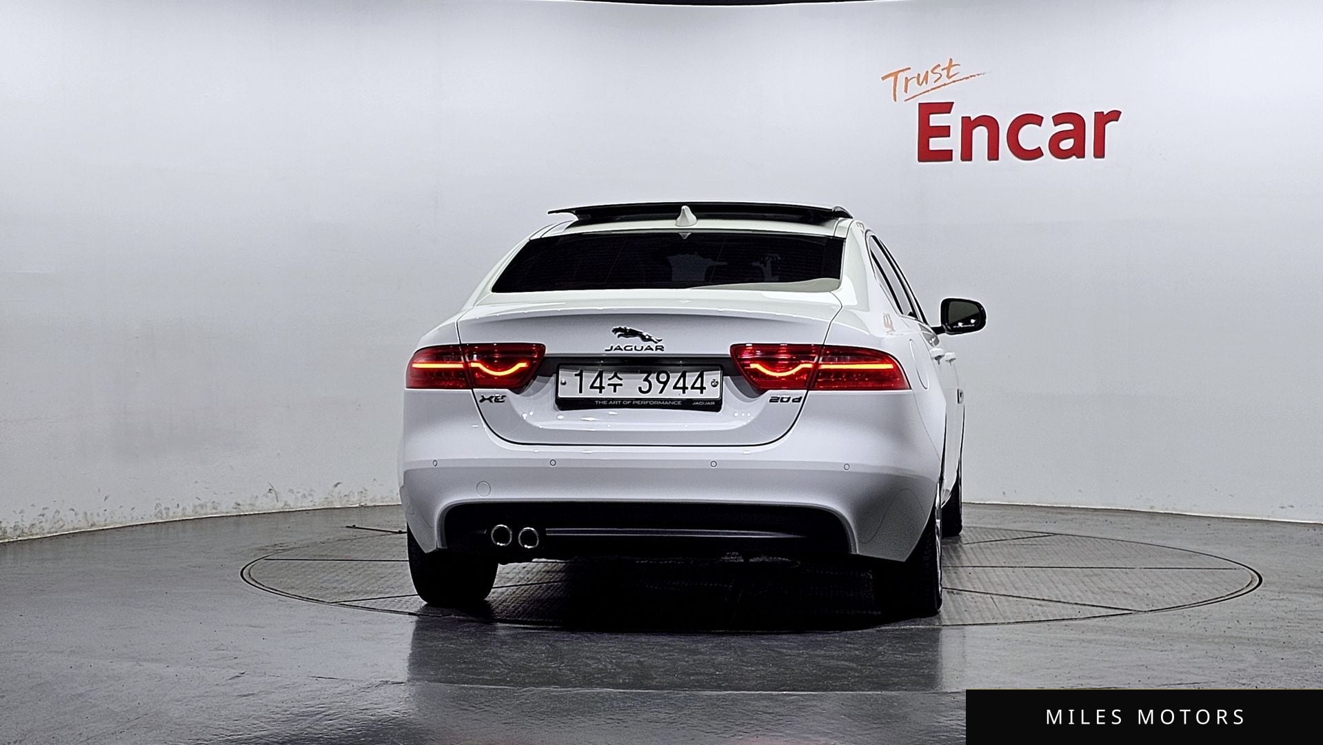 Jaguar XE 2017 — миниатюра 4