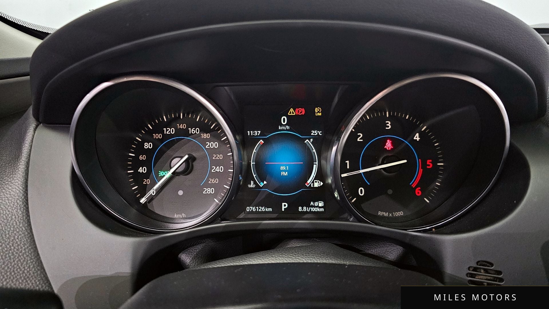 Jaguar XE 2017 — миниатюра 8
