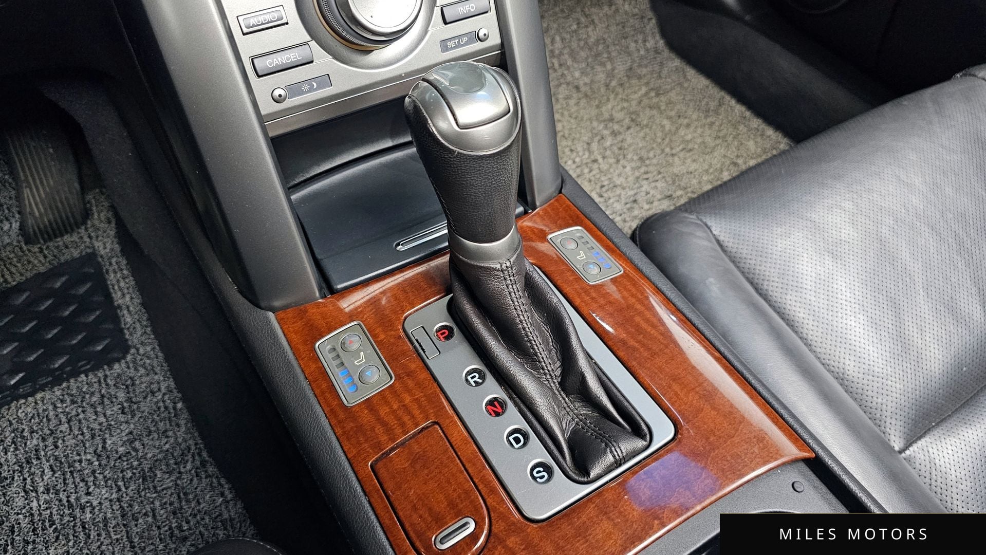 Honda Legend 2010 — миниатюра 9