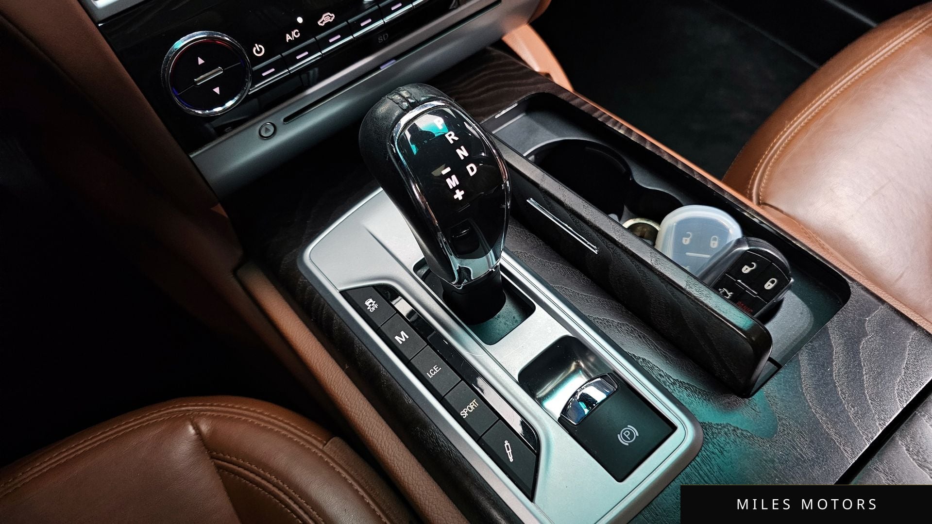 Maserati Quattroporte 2015 — миниатюра 9