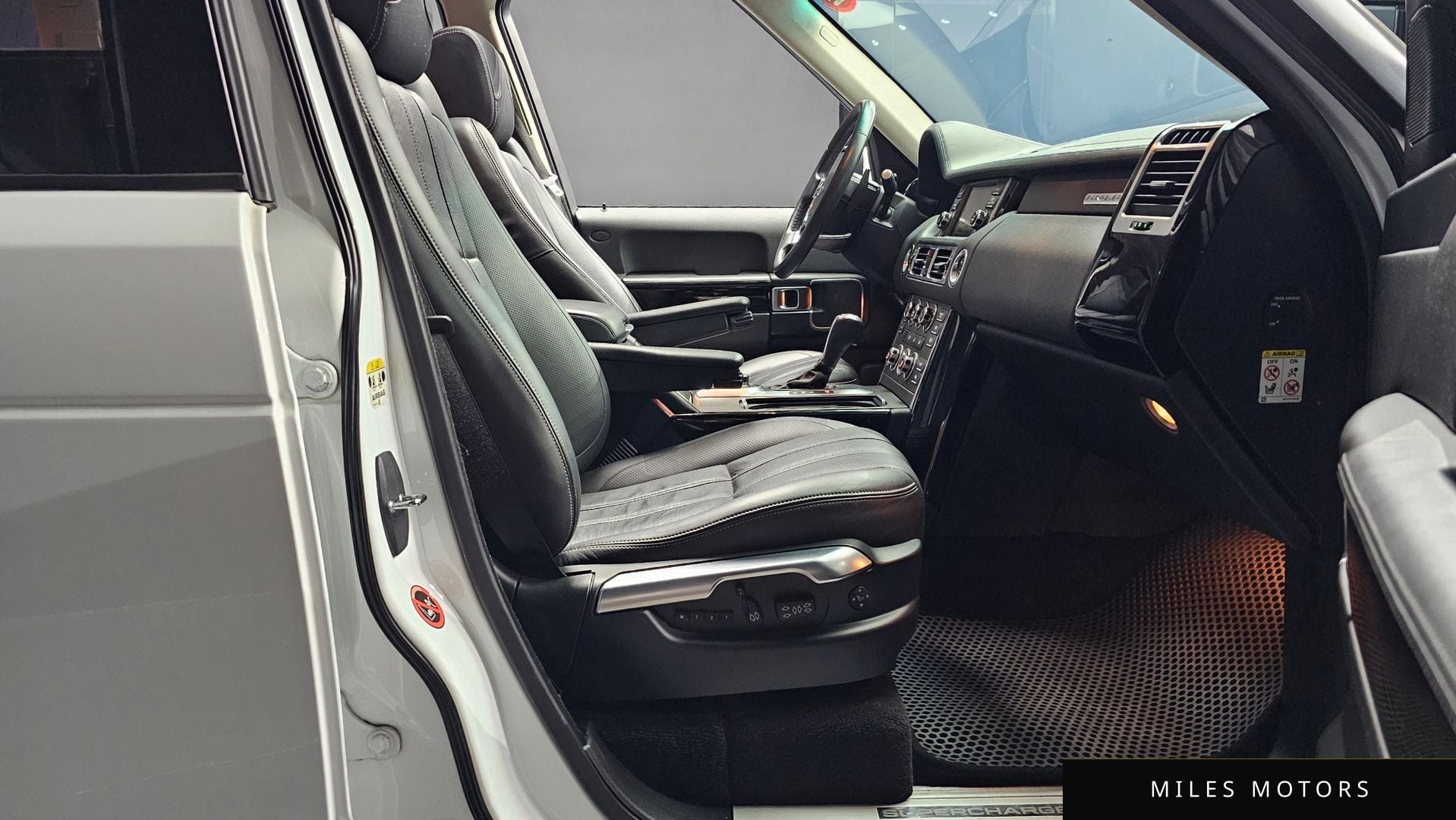Land Rover Range Rover 2011 — миниатюра 10