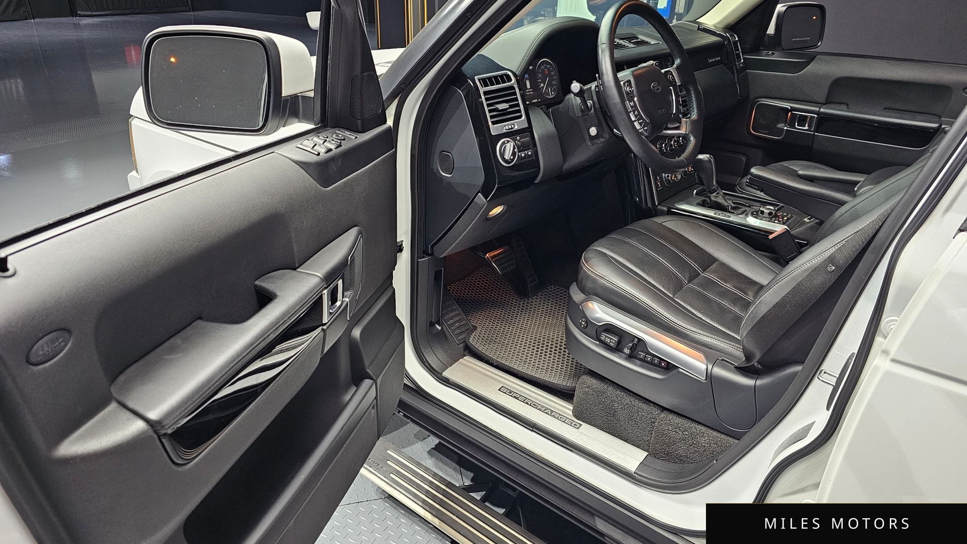 Land Rover Range Rover 2011 — миниатюра 11