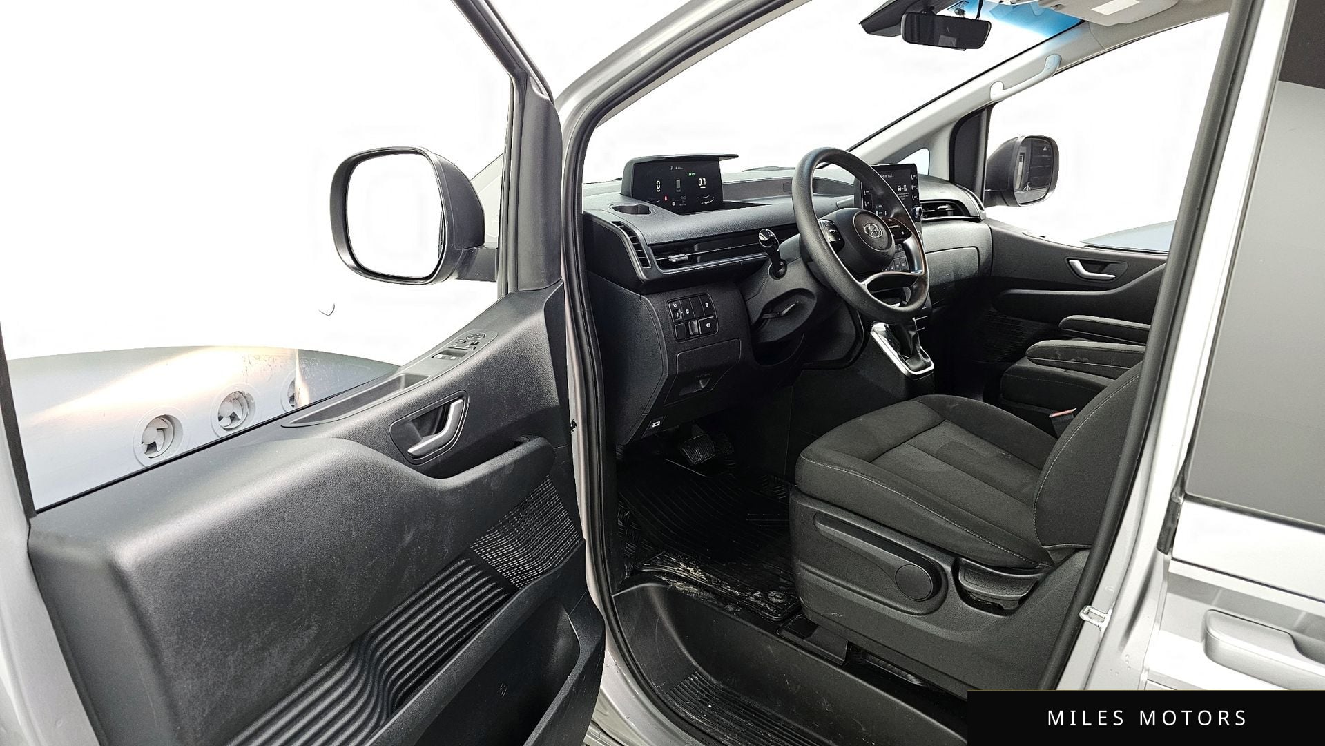 Hyundai Staria 2022 — миниатюра 10