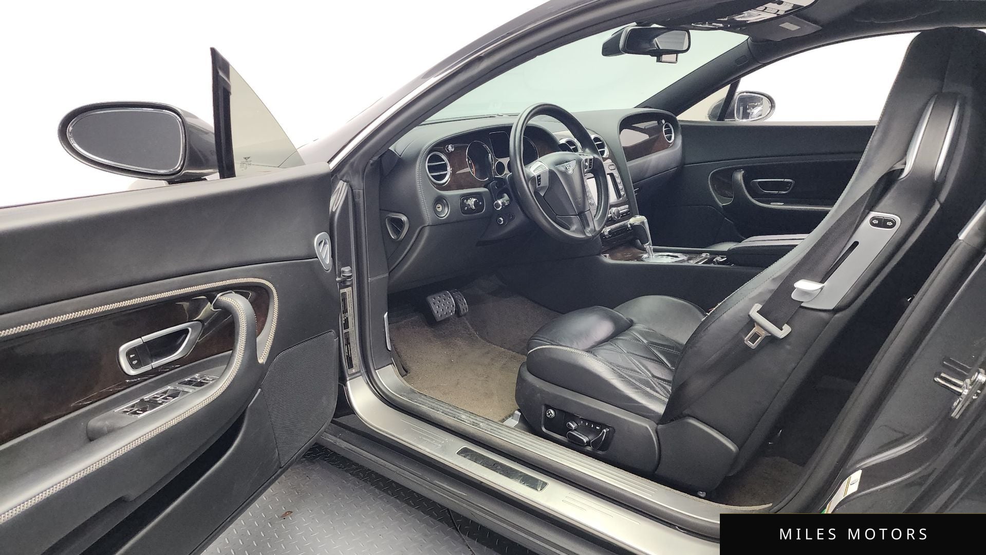 Bentley 컨티넨탈 GT 2008 — миниатюра 10