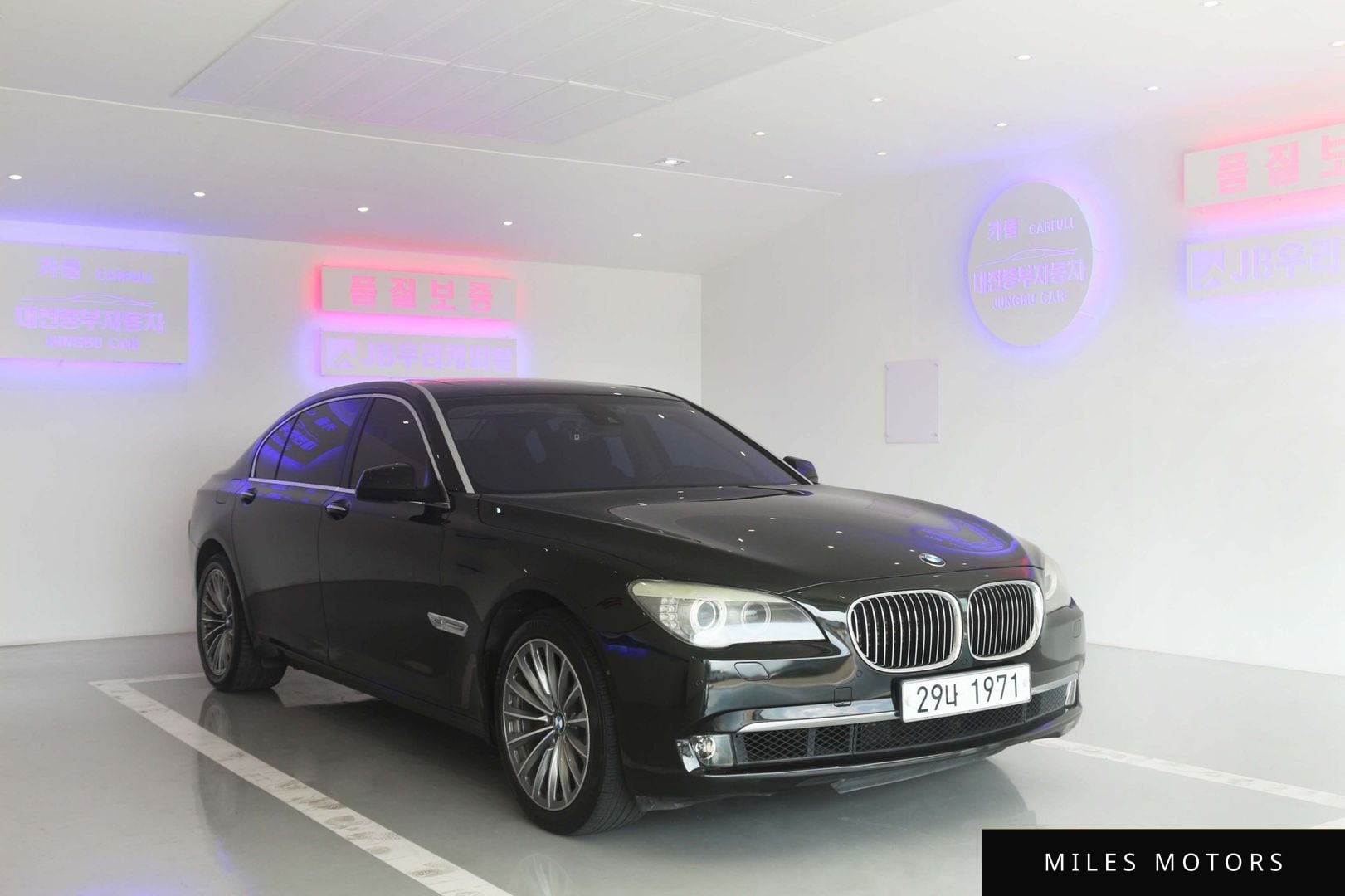 BMW 7 Series (F01) 2012 — миниатюра 7