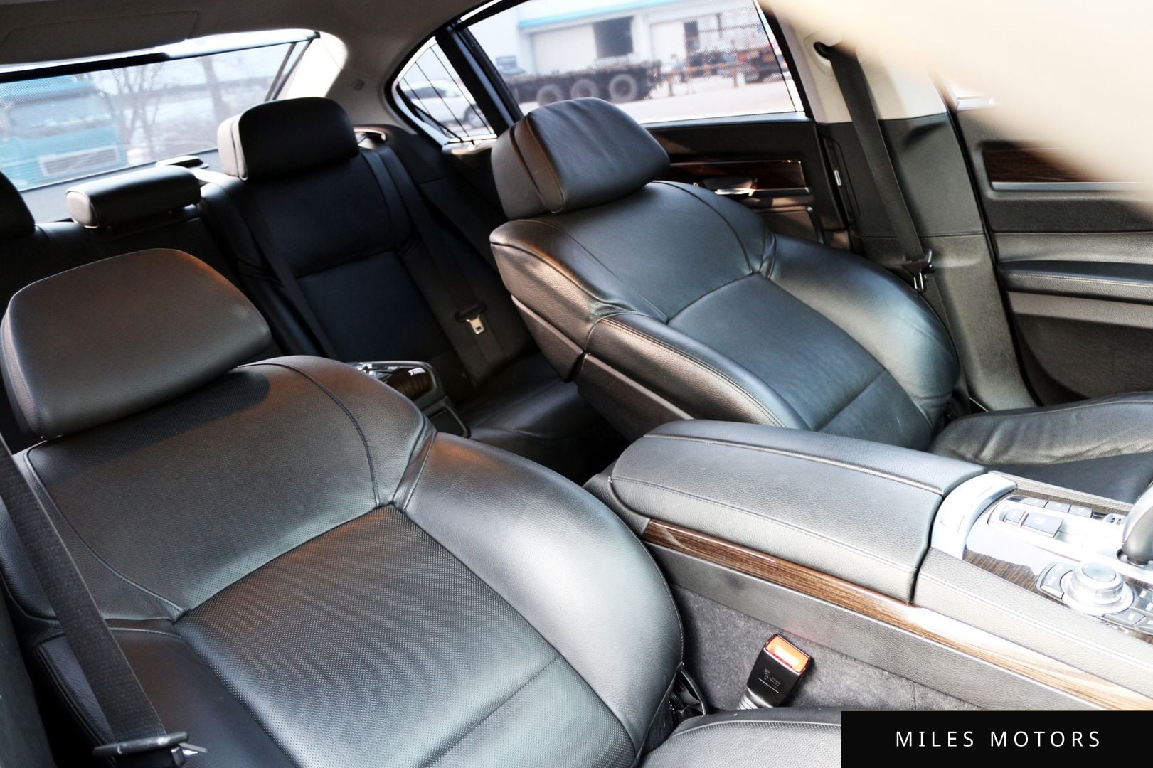 BMW 7 Series (F01) 2012 — миниатюра 12