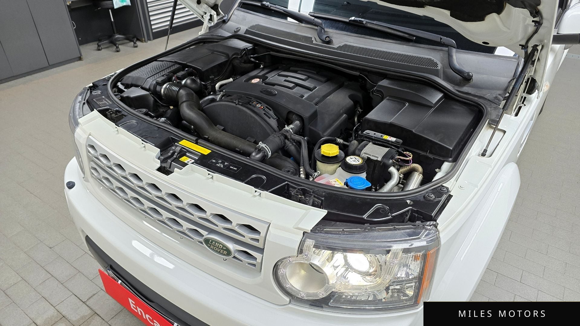 Land Rover Discovery 2013 — миниатюра 3