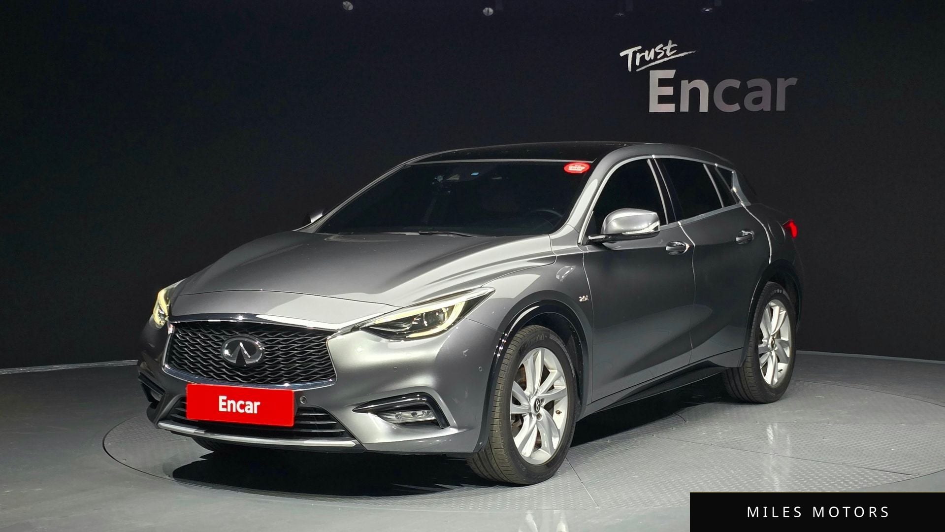 Infiniti Q30 2019 — фото 1 из 12