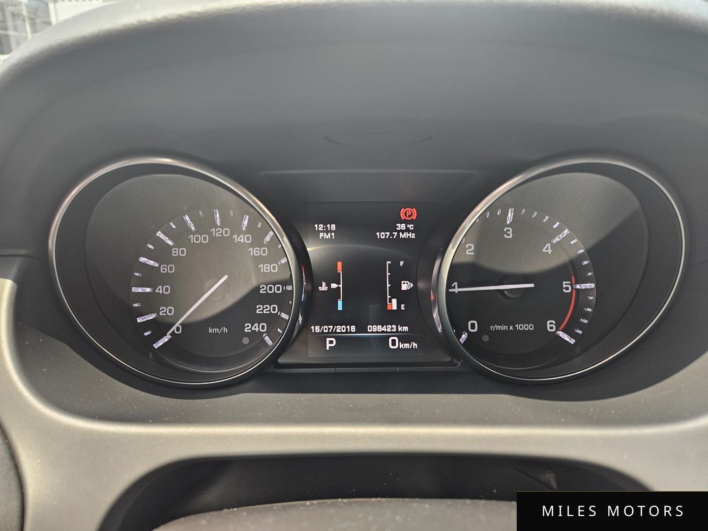 Land Rover Discovery Sport 2016 — миниатюра 7