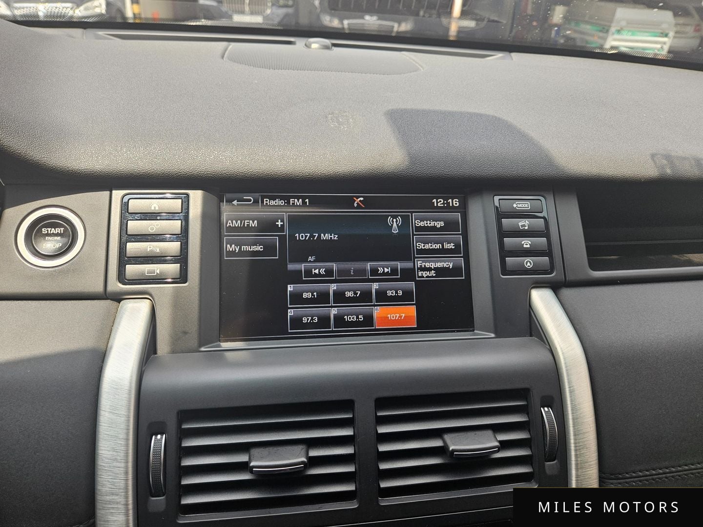 Land Rover Discovery Sport 2016 — миниатюра 9