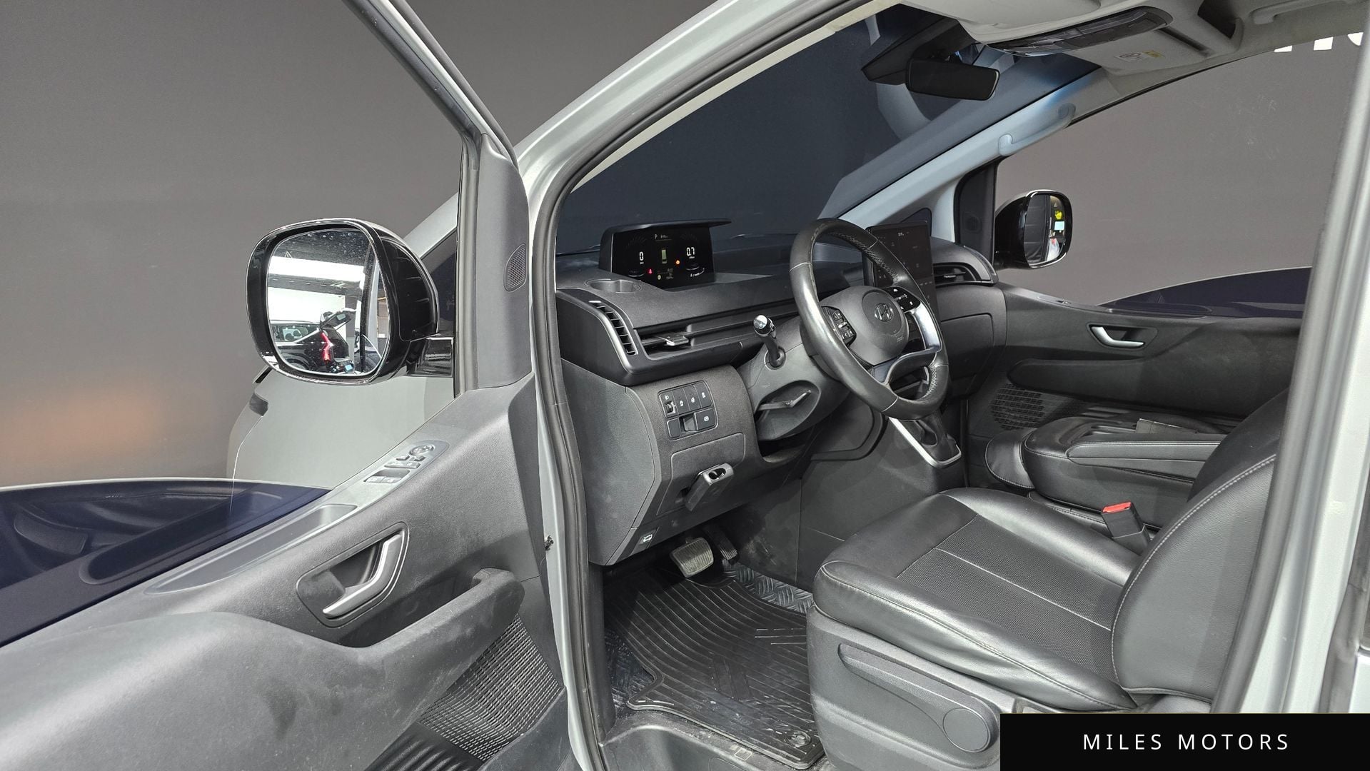 Hyundai Staria 2022 — миниатюра 10