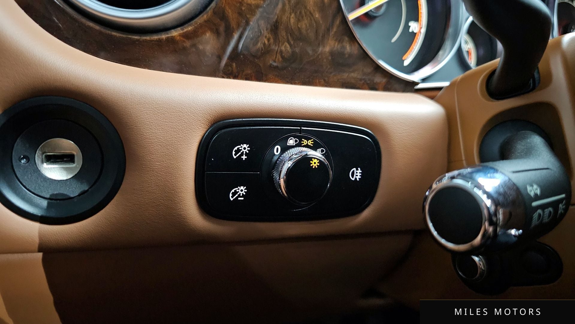 Bentley 컨티넨탈 GT 2016 — миниатюра 16