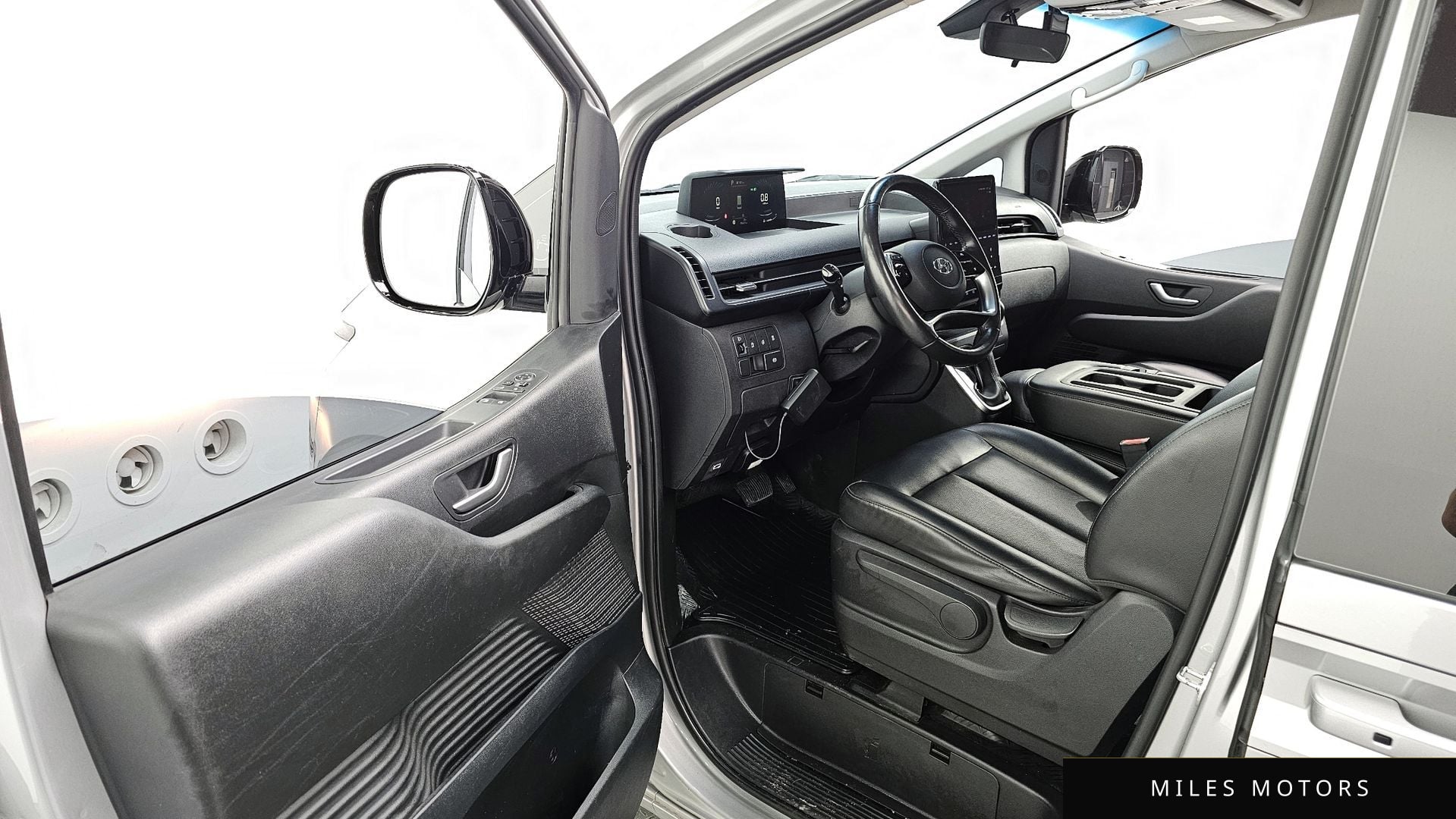 Hyundai Staria 2022 — миниатюра 10