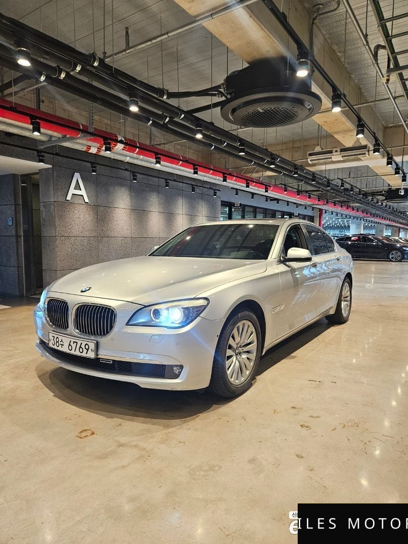 BMW 7 Series (F01) 2011 — миниатюра 3